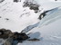 Pohľad nadol do strednej časti Glacier Direct veští mierne exponovanú lyžbu