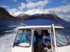 Ryby dnes moc neberú, a tak nás Anders vezie na vyhliadkovú plavbu do fjordu