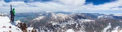 Panoráma pohoria Alborz z jeho najvyššieho bodu (5670 m)