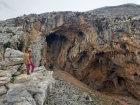 Sikati cave je obrovská prepadnutá jaskyňa, ktorú zdobí krásny stalaktitový les