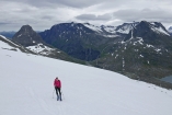 O dve doliny vedľa si letný skialpík vychutnáva moja Sonka spolu s Berry (fotila Berry van den Bosch)