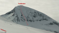 Centrálny kuloár v severnej stene Trolltindu (prevýšenie zjazdu cca 350 m, z toho asi 250 m so sklonom 45-50°)