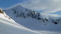 Pohľad na západnú stenu Kirketaketu vyvoláva nostalgické spomienky na moju prvú nórsku lyžovačku, korú som v krajine trollov absolvoval 14.1.2010 