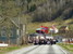 Sviatočný pochod v dedine Hornindal, ktorá leží na brehoch NAJhlbšieho európskeho jazera - Hornindalsvatnet (hĺbka 514 metrov)