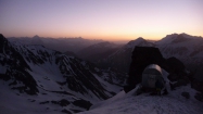 Z Rossbodestalen (1930 m) štartujeme o tretej ráno a o dve hodiny dosahujeme Biwak de Zen (3014 m)