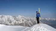 ... po ktorom nasleduje žrút extrémnych tyčiniek a milovník lyží K2 Miroslav... (fotil J. Švihálek)
