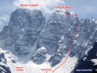 V masíve Monte Cristallo si vyberáme kuloár Vallencant netušiac, že sa nám podarí zlyžovať Cimu di Mezzo až z vrcholu (E2+, 40-50°, 10 m 55°, prevýšenie steny 650 m, červený ťažký)