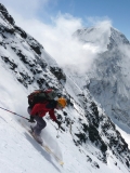 Rasťo pri lyžovaní v hornej časti Z steny Eigeru