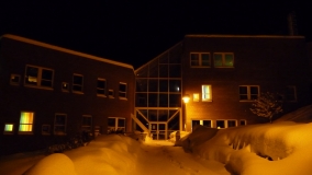 Vchod do jednej z budov Molde University College