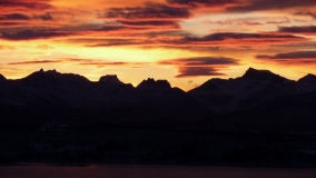 Východ slnka nad Romsdalsalpene