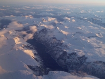 Letecký pohľad na hory okolo Eikesdalsvatnet
