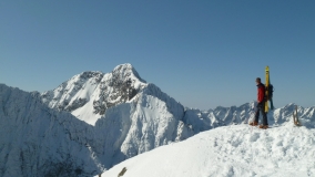 Výhľady z vrcholu Kolového štítu smerom na Ľadové štíty