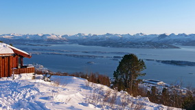 Nórsky kraj More og Romsdal, dole na pobreží mesto Molde