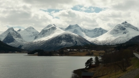 Skupina kopcov okolo Lauparen, oblasť Tresfjordu